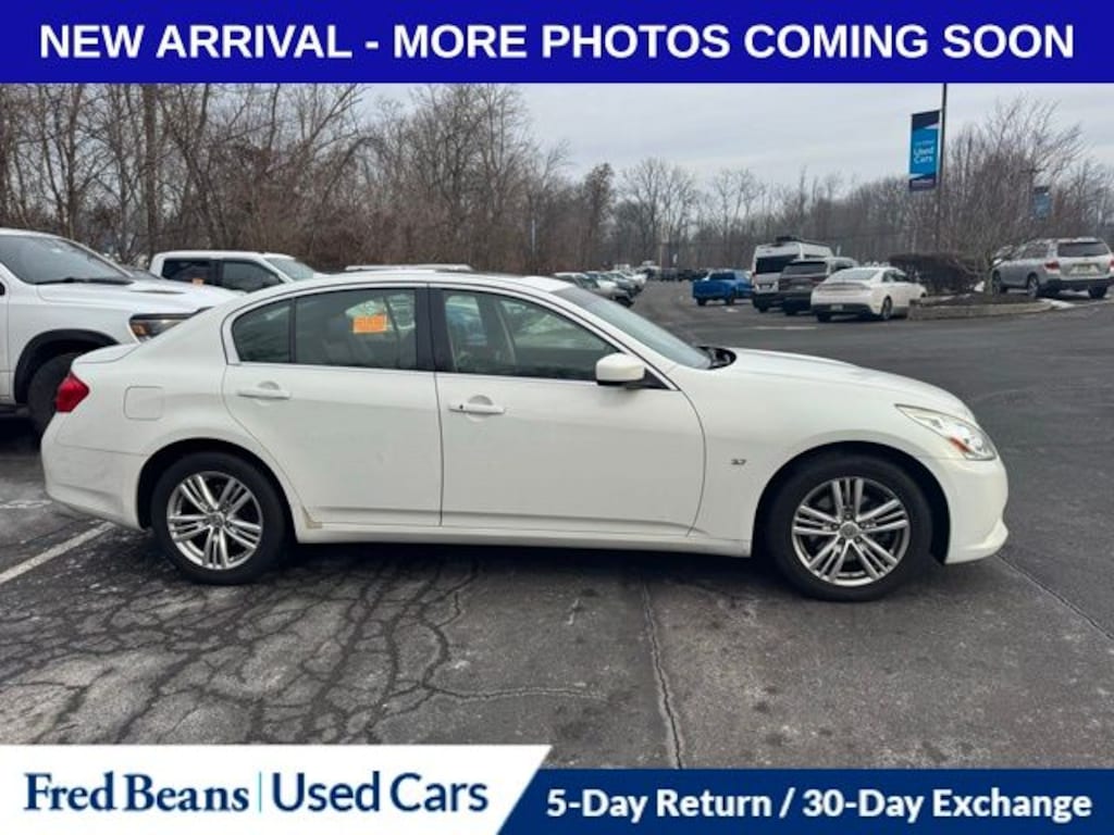 Used 2015 INFINITI Q40 Base Sedan