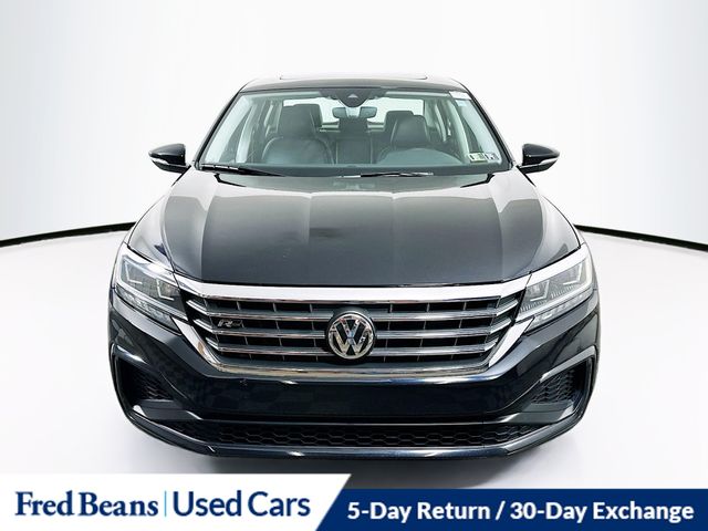 2020 Volkswagen Passat 2.0T R-Line photo 2