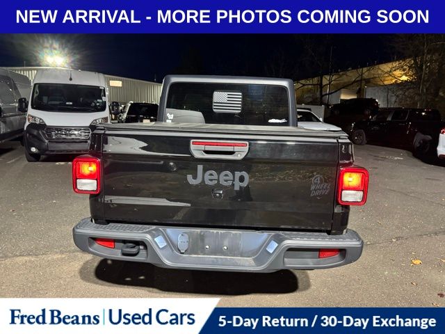2022 Jeep Gladiator Willys photo 3