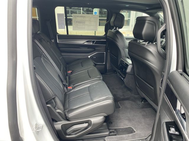 2025 Jeep Wagoneer Series I - Photo 8