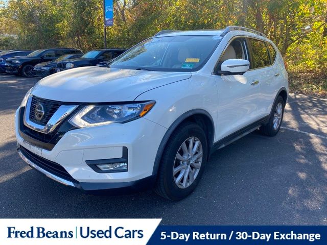 2018 Nissan Rogue SV photo 3
