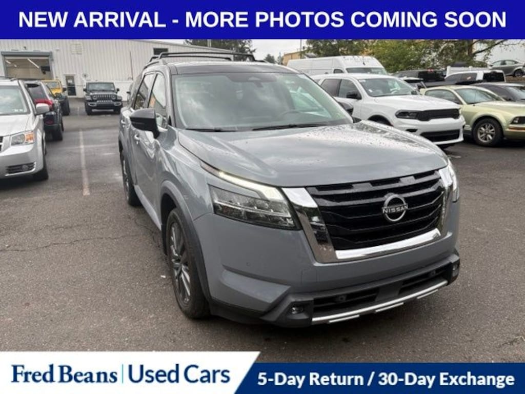 Used 2022 Nissan Pathfinder SL SUV