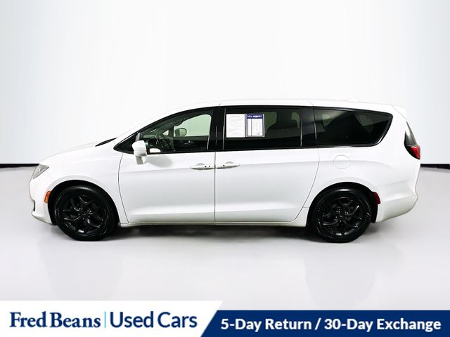 2020 Chrysler Pacifica Touring photo 4