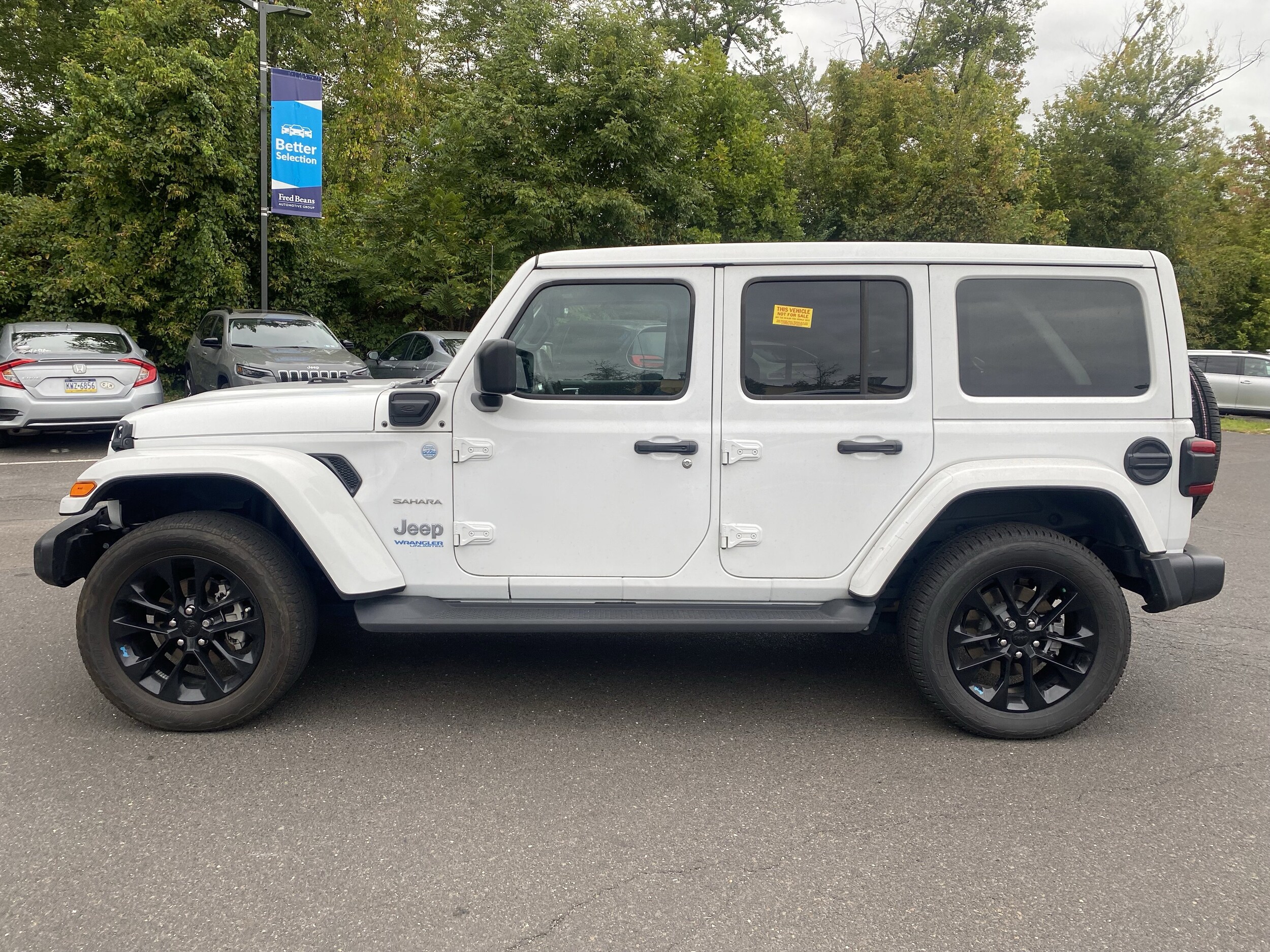 2022 Jeep Wrangler Unlimited Sahara 4xe photo 4