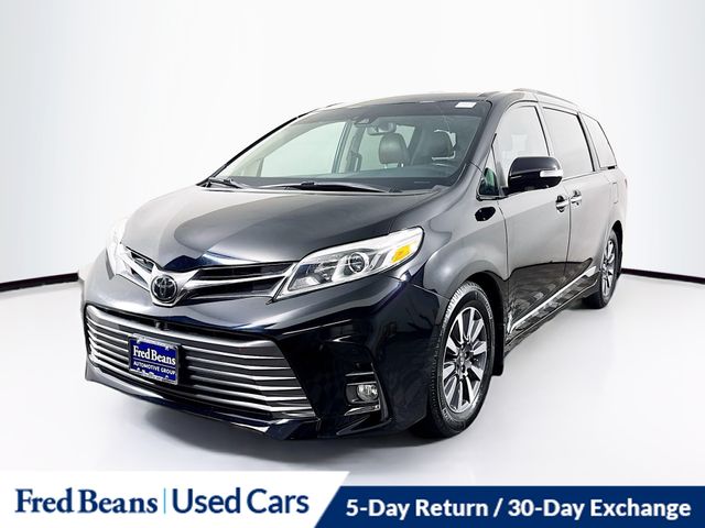 2019 Toyota Sienna Limited Premium photo 3