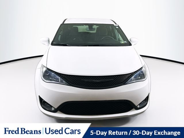 2020 Chrysler Pacifica Touring photo 2