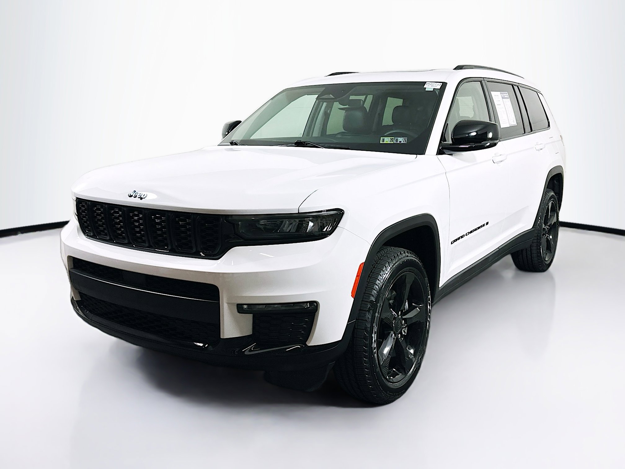 2023 Jeep Grand Cherokee Limited photo 3