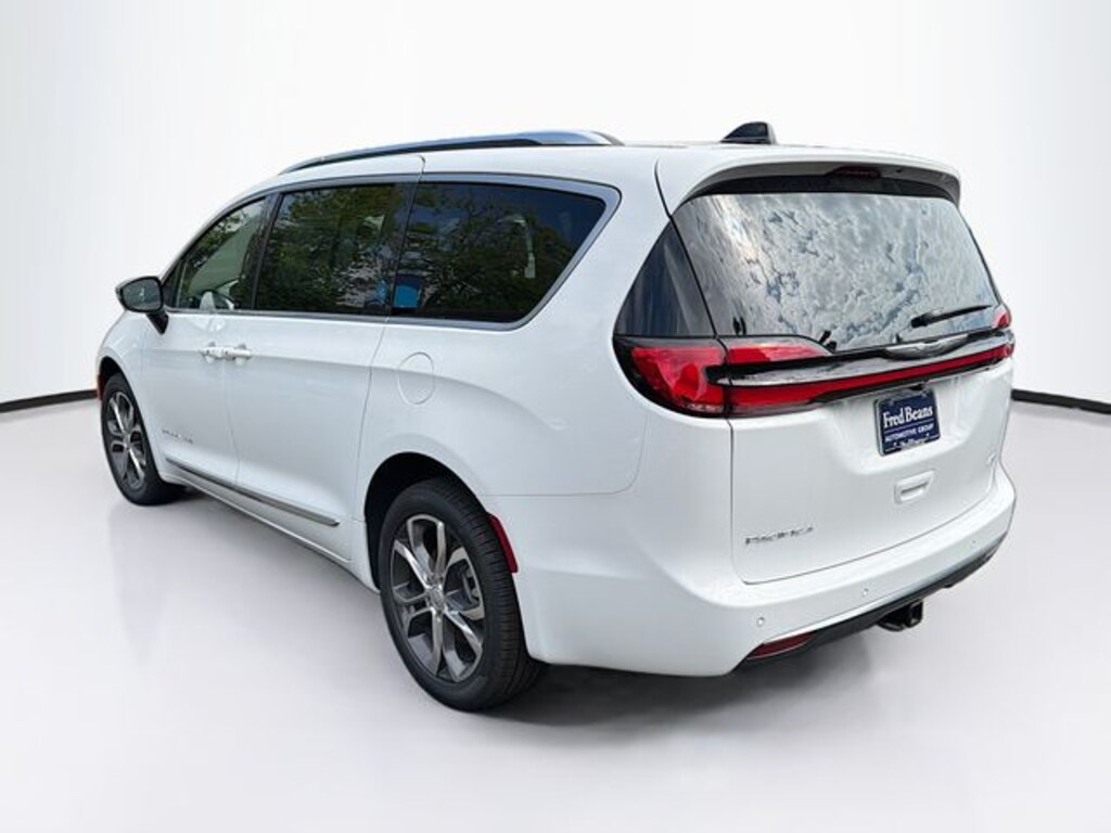 New 2026 Chrysler Pacifica Pinnacle Passenger Van