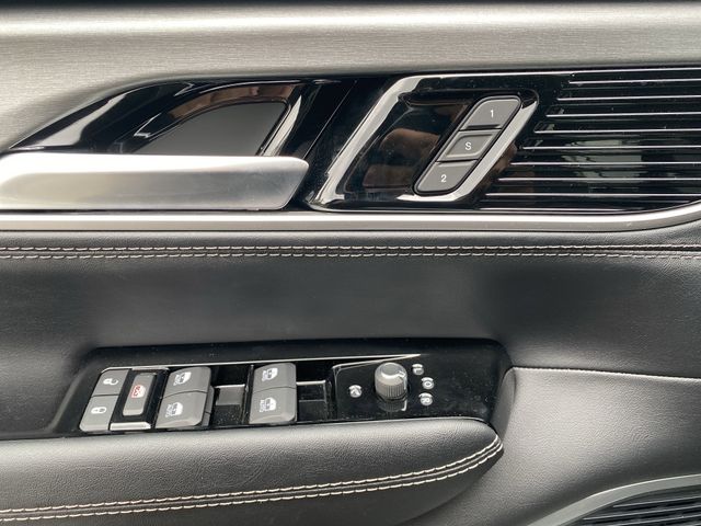 2025 Jeep Wagoneer Series I - Photo 13