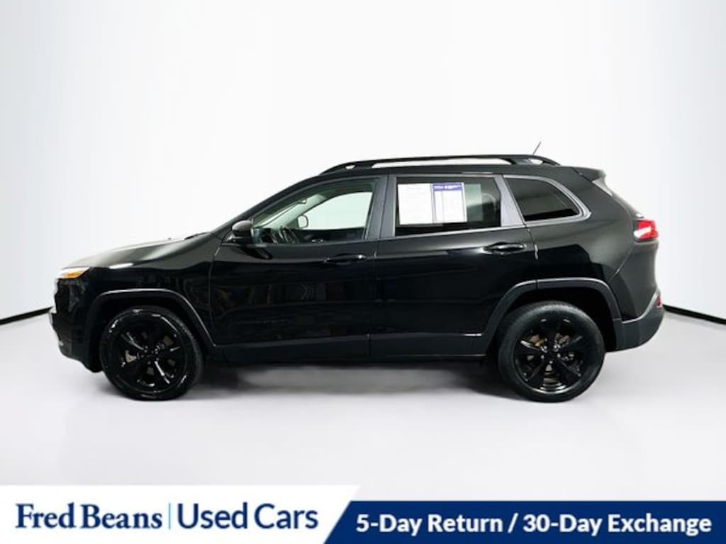 Used 2018 Jeep Cherokee Latitude SUV