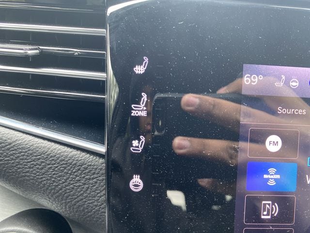 2025 Jeep Wagoneer Series I - Photo 17