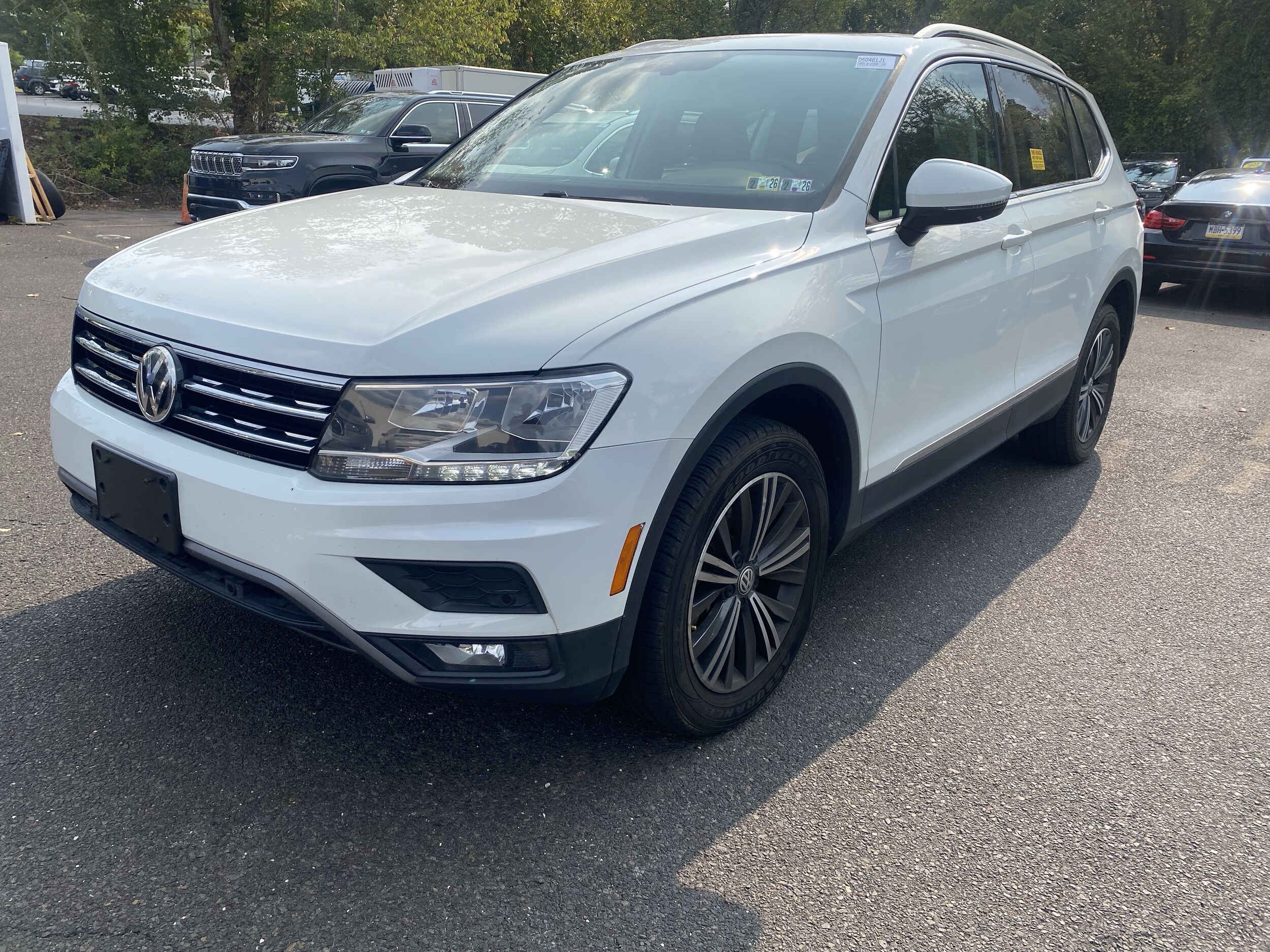 2019 Volkswagen Tiguan SEL photo 2