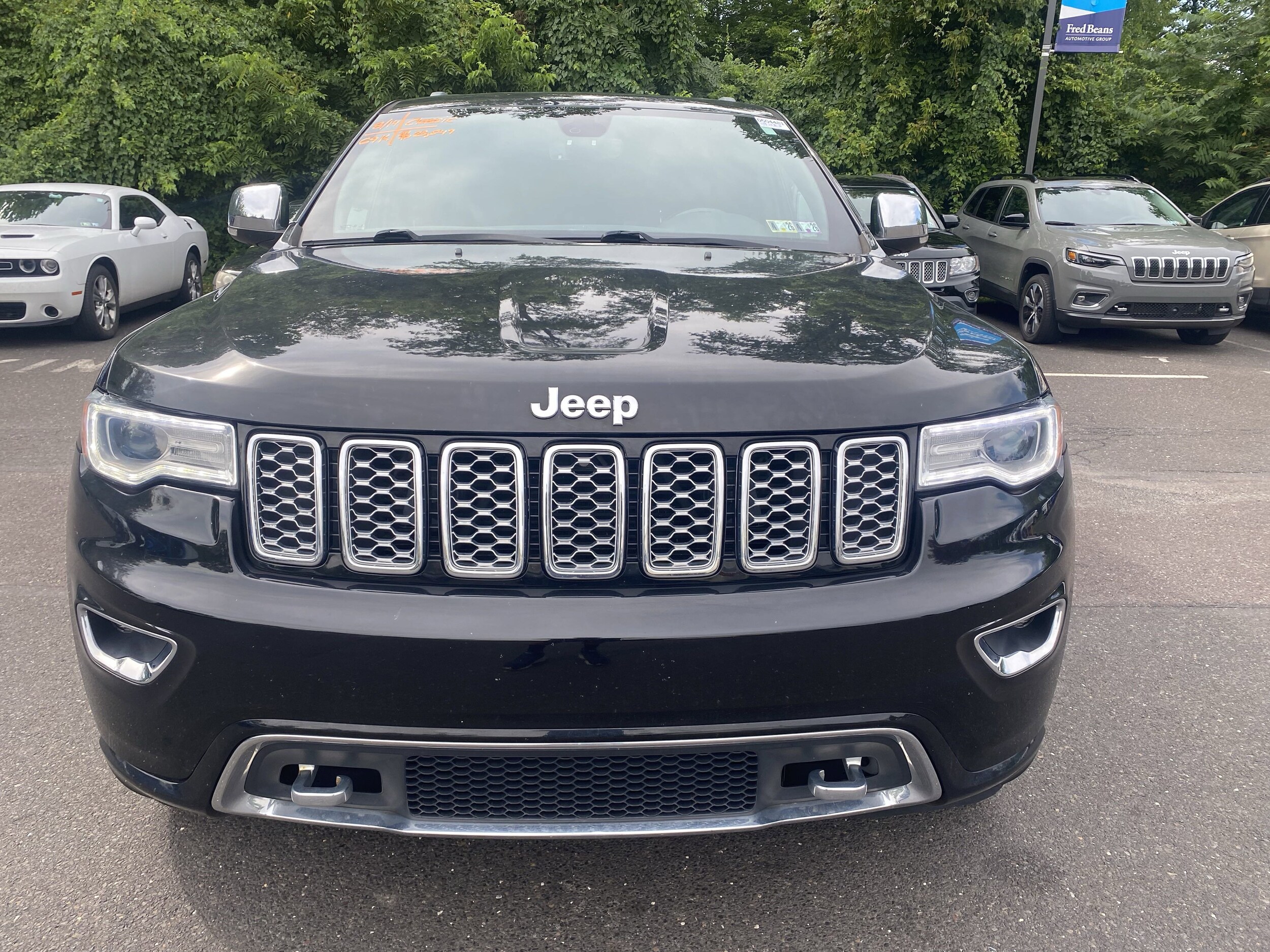2019 Jeep Grand Cherokee Overland photo 2