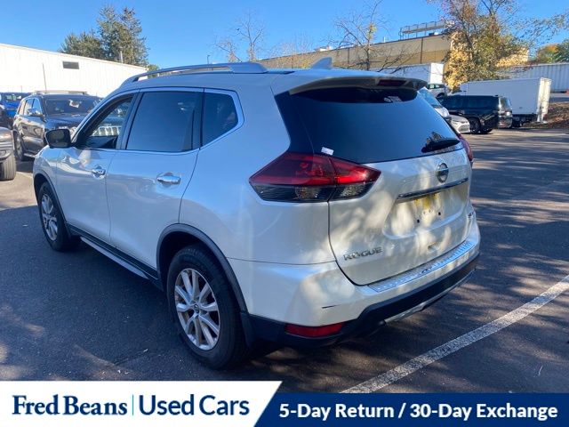 2018 Nissan Rogue SV photo 3