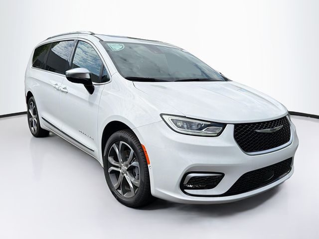 2026 Chrysler Pacifica Pinnacle AWD's photo