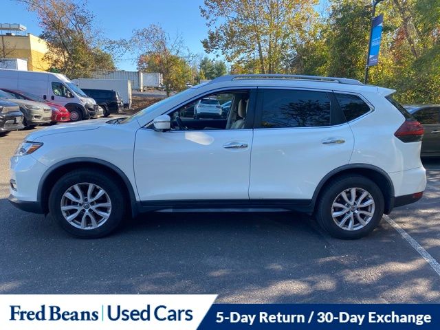 2018 Nissan Rogue SV photo 4