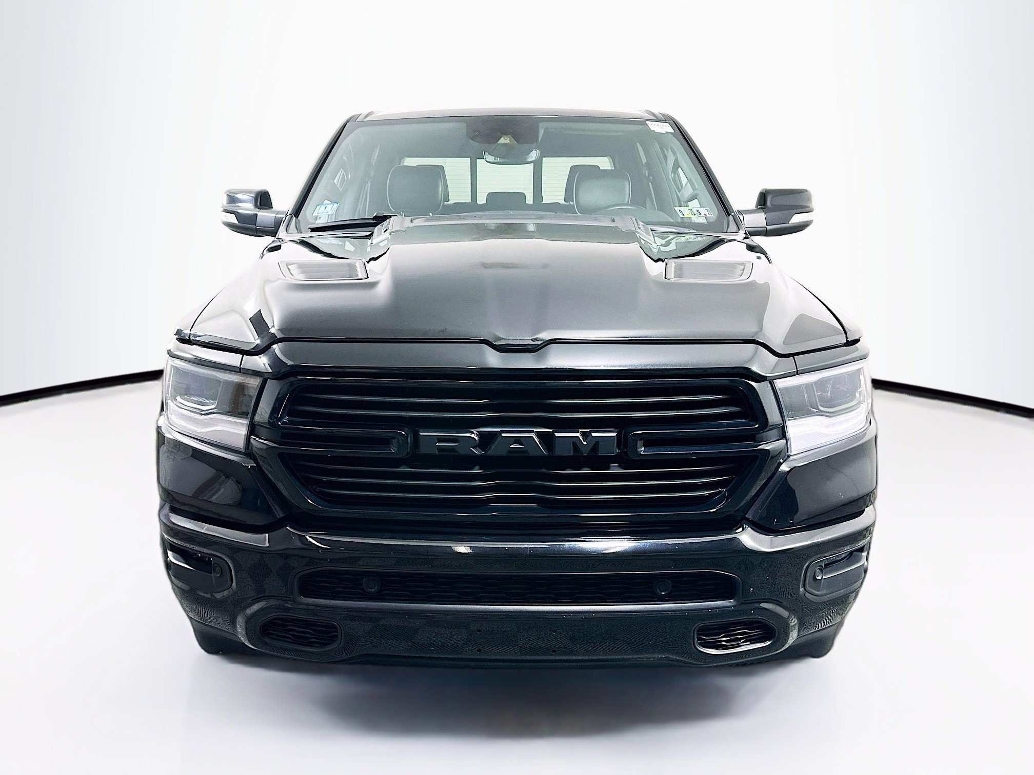 2022 Ram 1500 Laramie photo 2