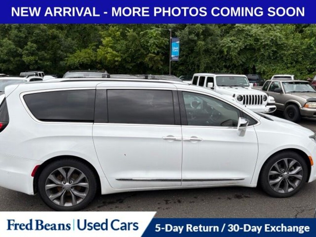 Used 2018 Chrysler Pacifica Limited Van