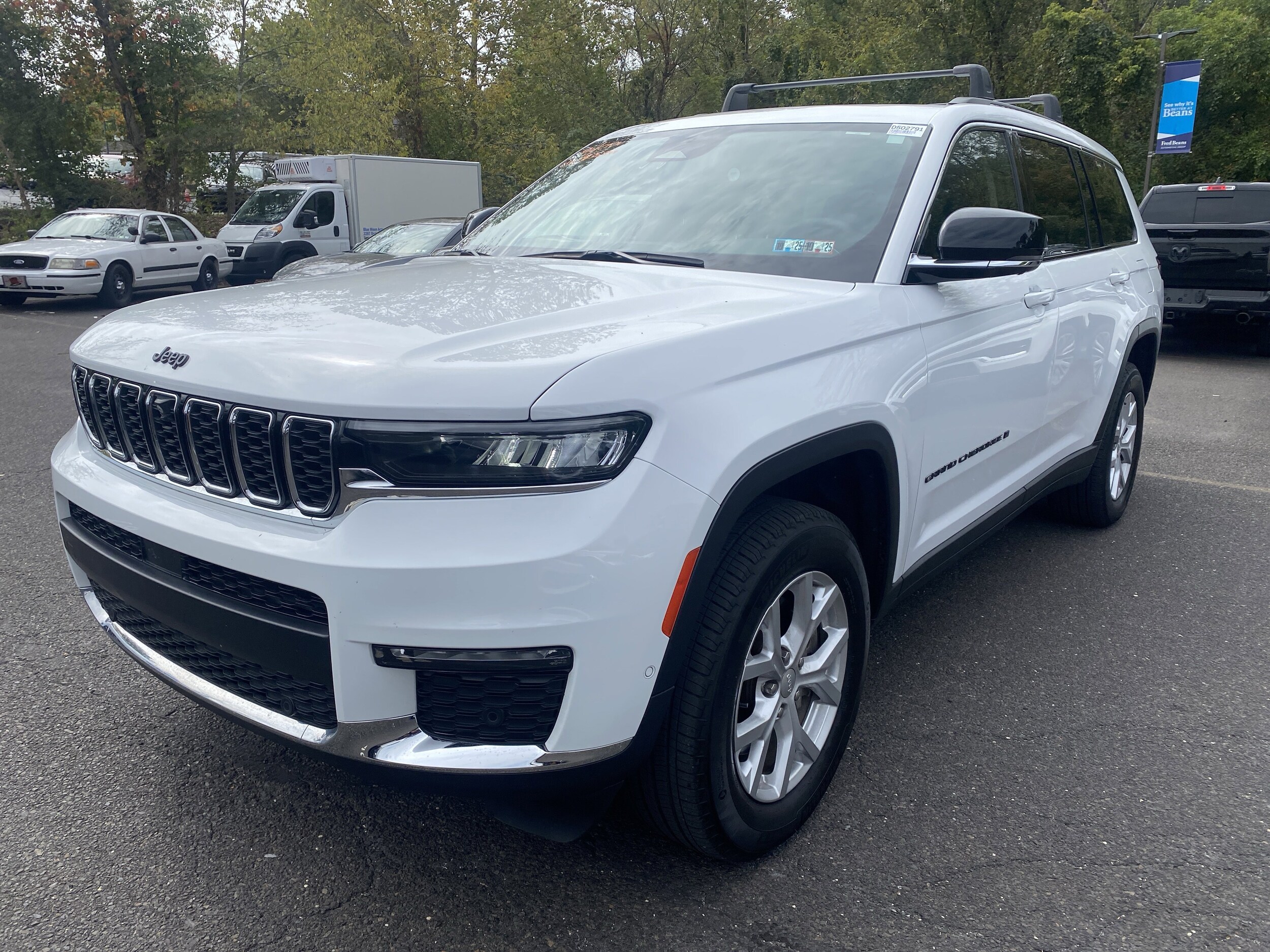 2023 Jeep Grand Cherokee Limited photo 3