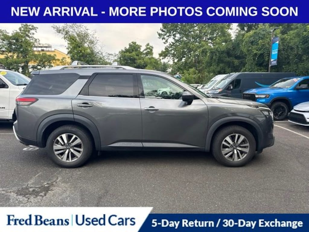 Used 2022 Nissan Pathfinder SL SUV