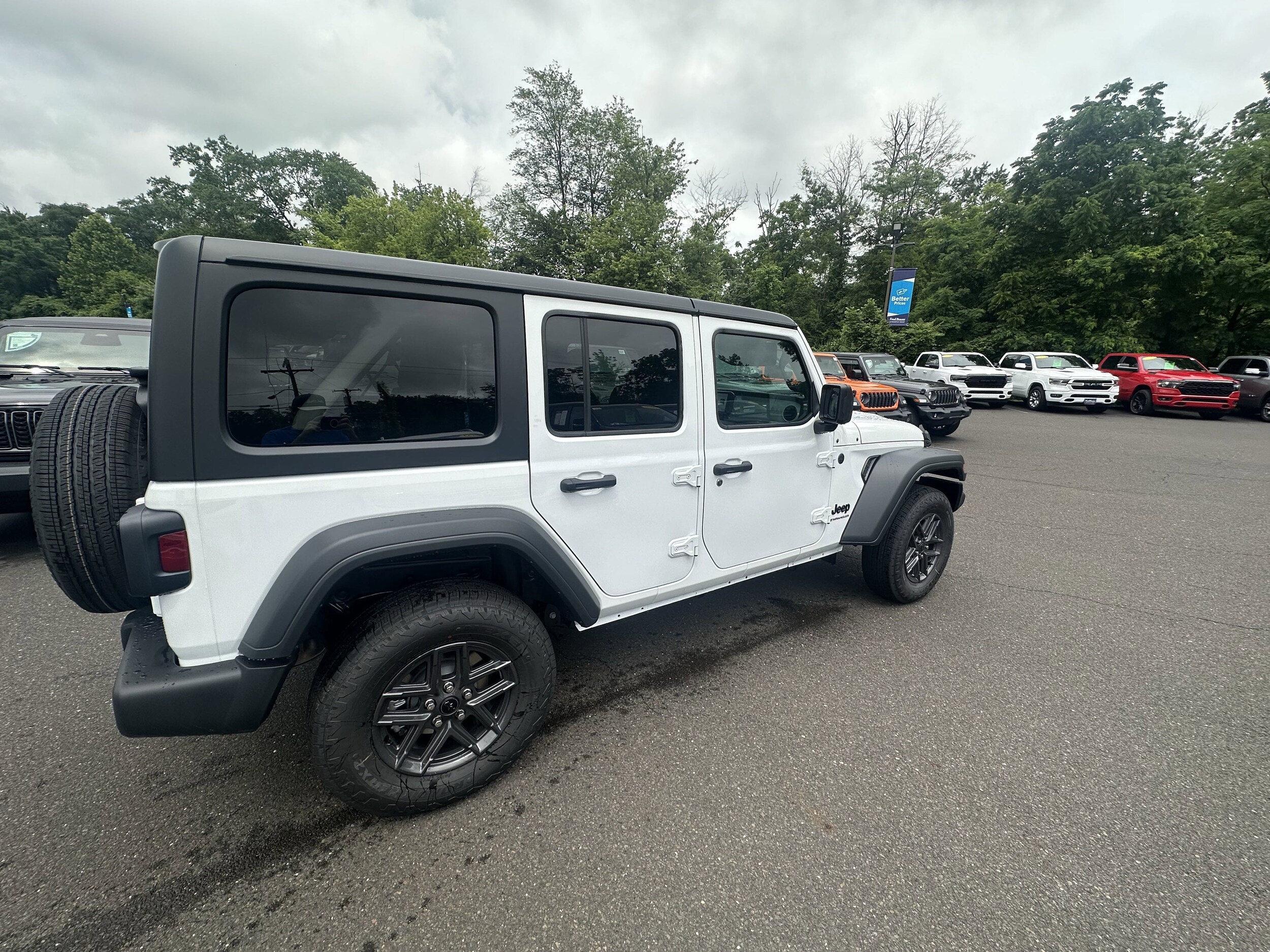 2025 Jeep Wrangler Sport S photo 4