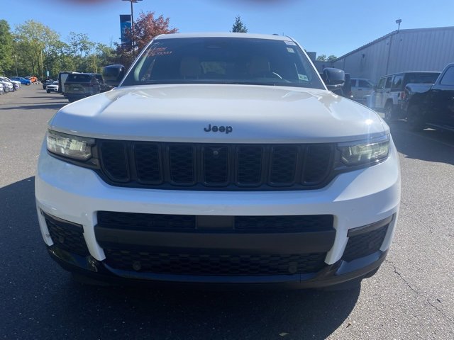 2023 Jeep Grand Cherokee Limited photo 2