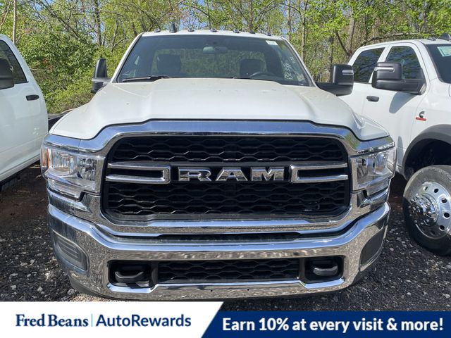 2024 Ram 3500 Tradesman photo 2
