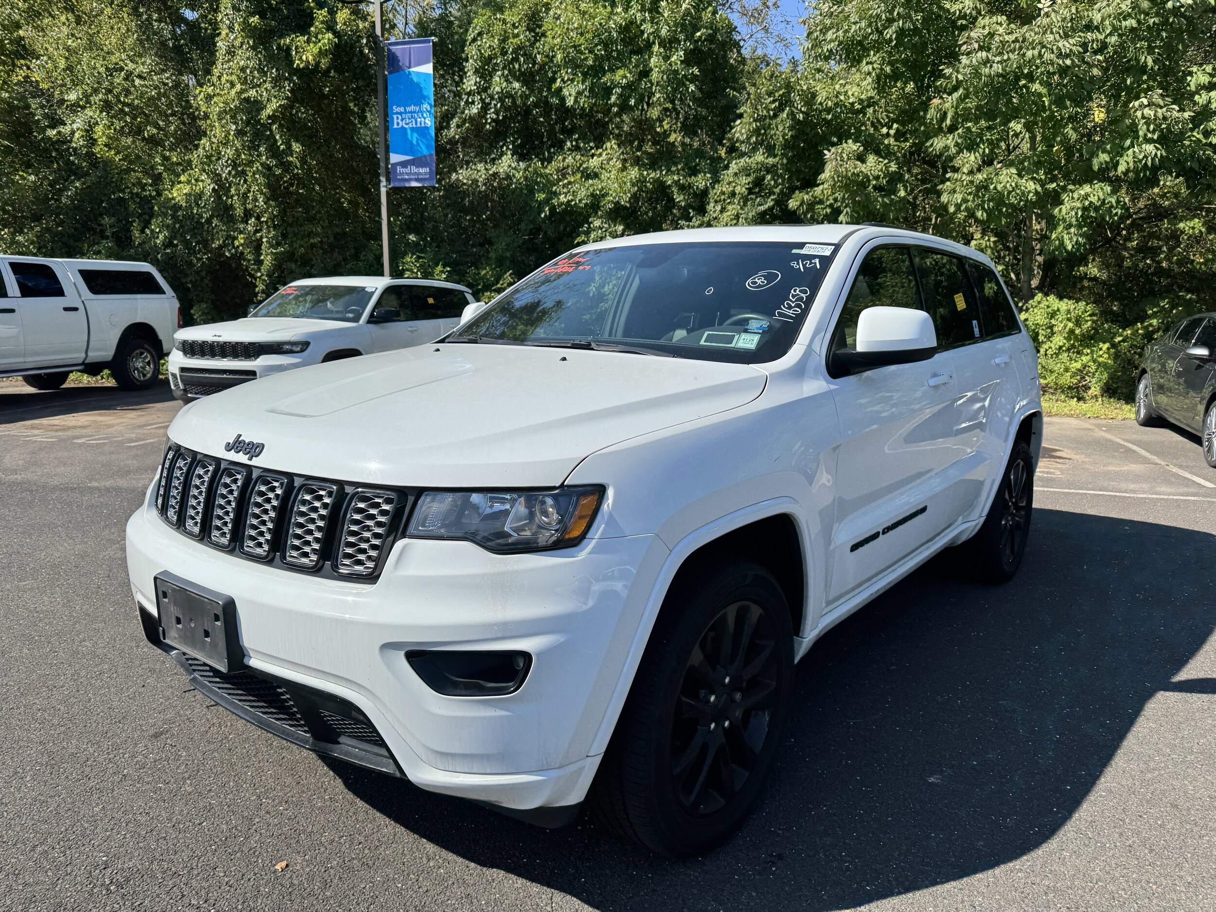 2022 Jeep Cherokee Laredo X photo 2