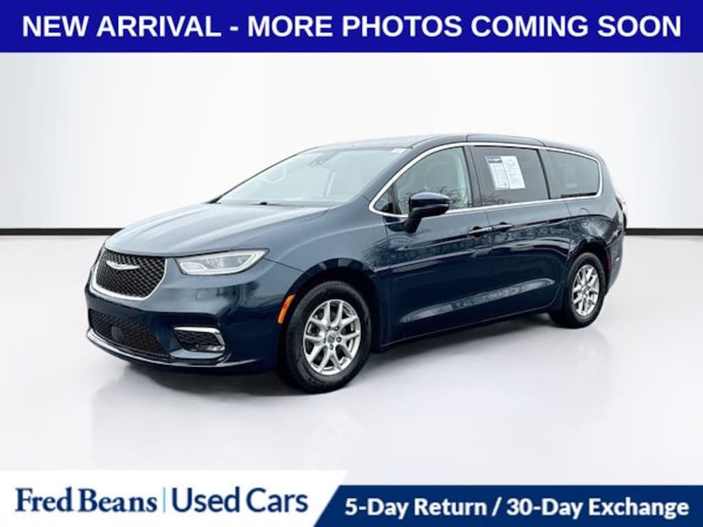 Used 2023 Chrysler Pacifica Touring L Van Passenger Van