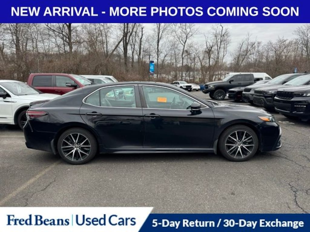 Used 2021 Toyota Camry SE Sedan