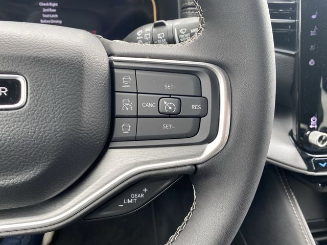 2025 Jeep Wagoneer Series I - Photo 18