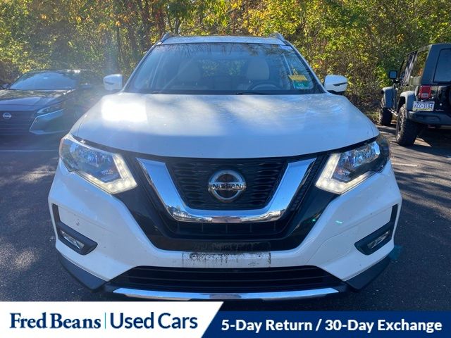 2018 Nissan Rogue SV photo 2