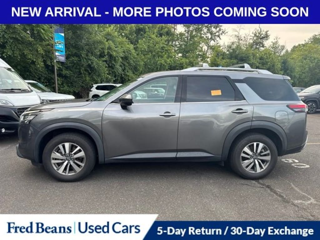 Used 2022 Nissan Pathfinder SL SUV