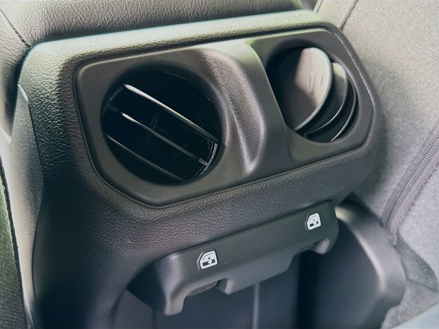 2025 Jeep Gladiator Willys - Photo 19