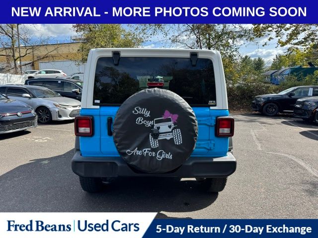 2021 Jeep Wrangler Unlimited Islander photo 3