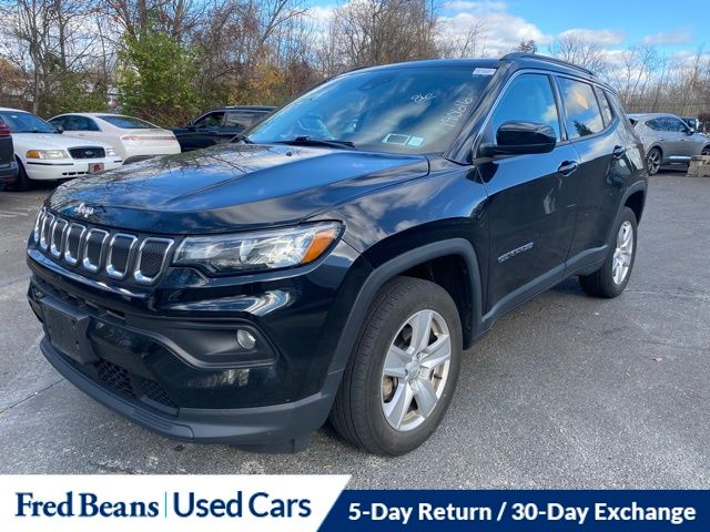 2022 Jeep Compass Latitude photo 3