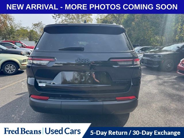 2024 Jeep Grand Cherokee Limited photo 3