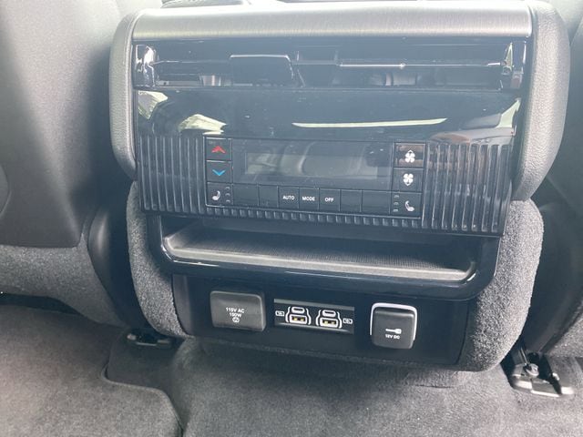 2025 Jeep Wagoneer Series I - Photo 10