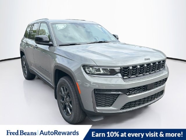 2027 Jeep Grand Cherokee Laredo
