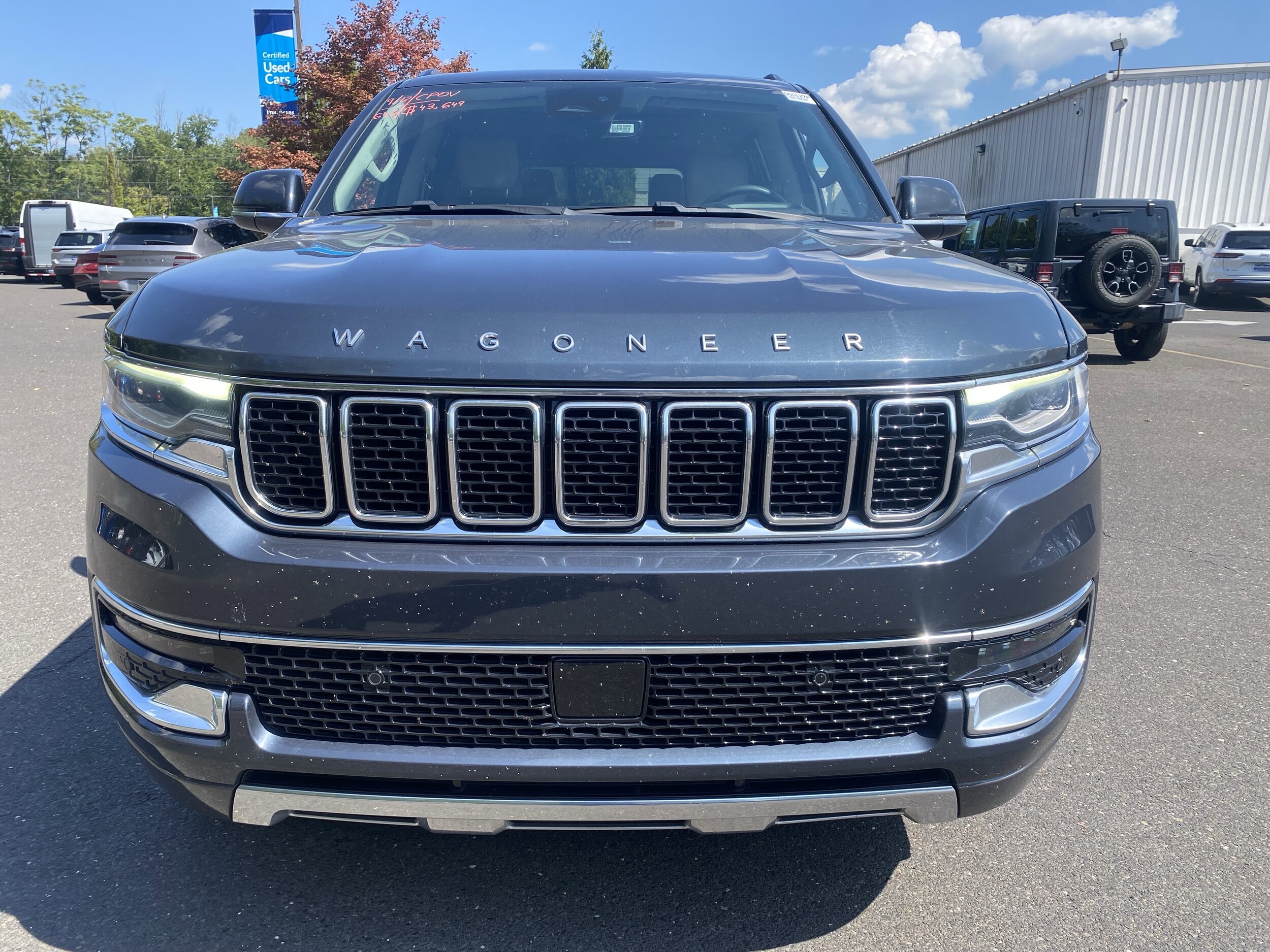2022 Jeep Wagoneer Series III photo 2