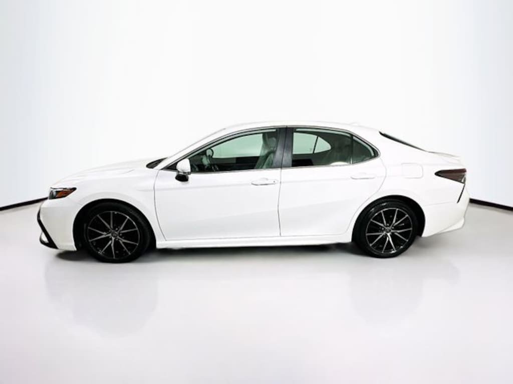 Used 2021 Toyota Camry SE Sedan