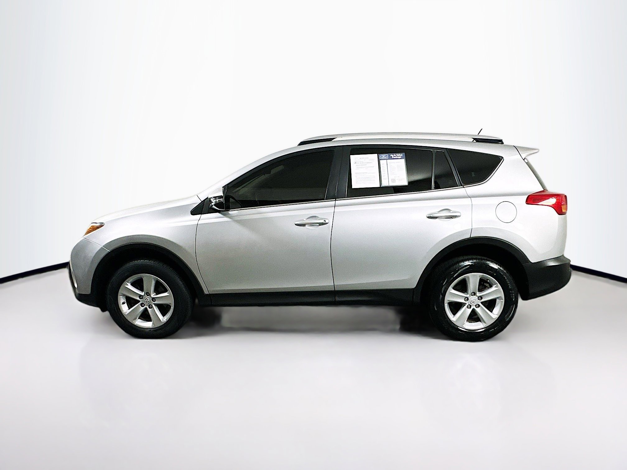 2013 Toyota RAV4 XLE photo 2