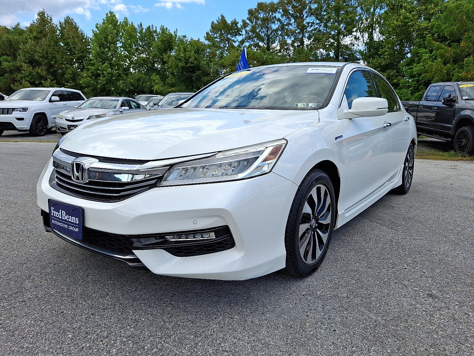 2017 Honda Accord Hybrid Touring photo 4