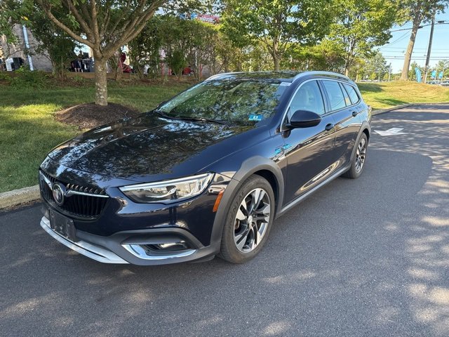 2018 Buick Regal TourX Essence photo 2