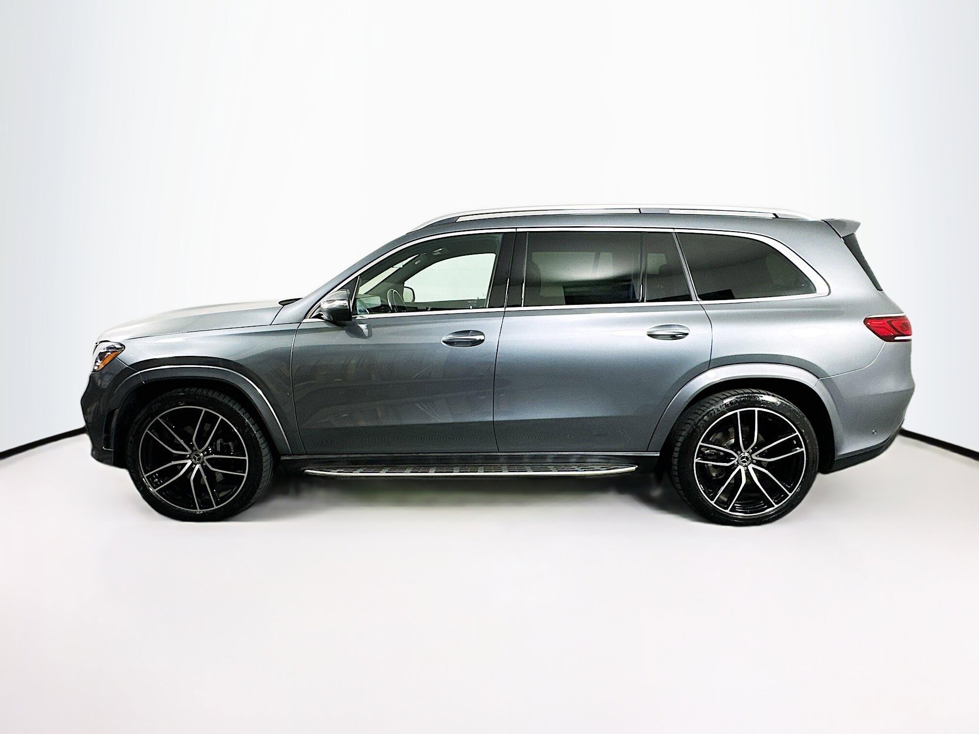 2022 Mercedes Benz GLS 450 4MATIC photo 2