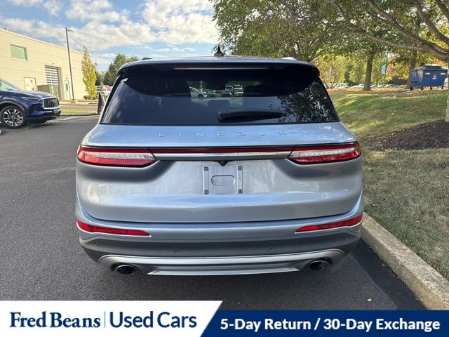 2022 Lincoln Corsair Standard photo 3