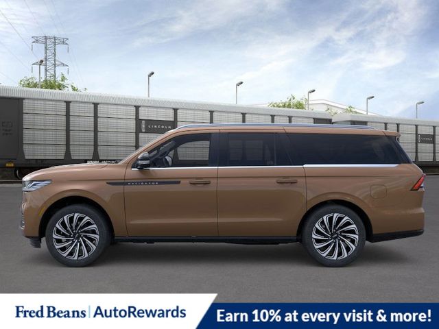 2025 Lincoln Navigator Black Label photo 3