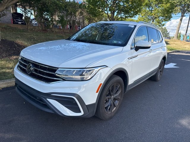 2022 Volkswagen Tiguan SE photo 2