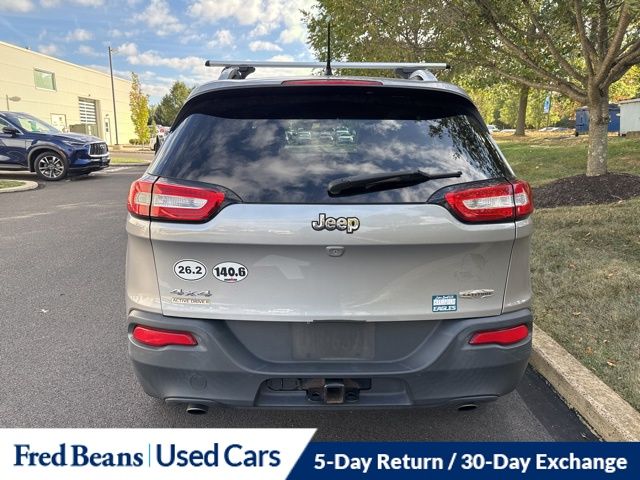 2014 Jeep Cherokee Latitude photo 2