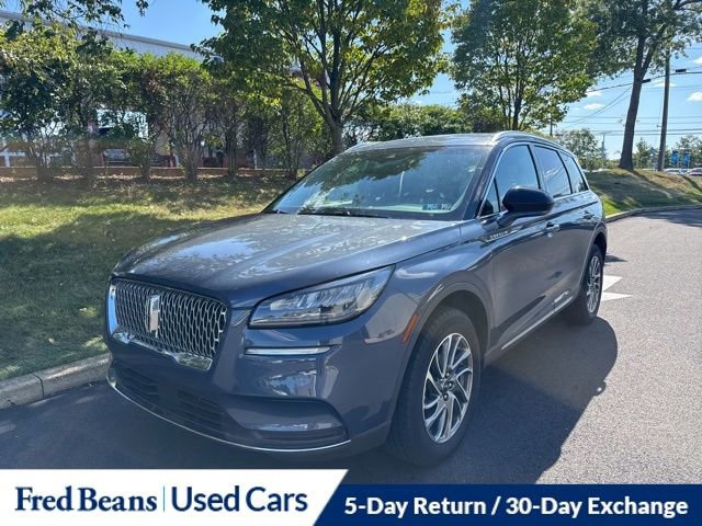 2022 Lincoln Corsair Standard photo 3